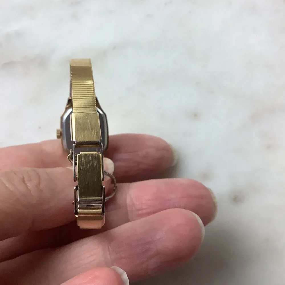 Pulsar V230-5730 Womens Analog Quartz Watch Gold Tone Bracelet V230-5730